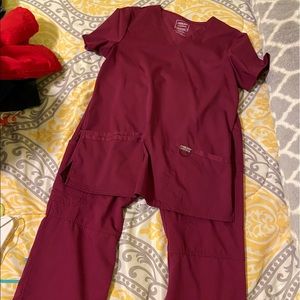 Cherokee scrub set burgundy